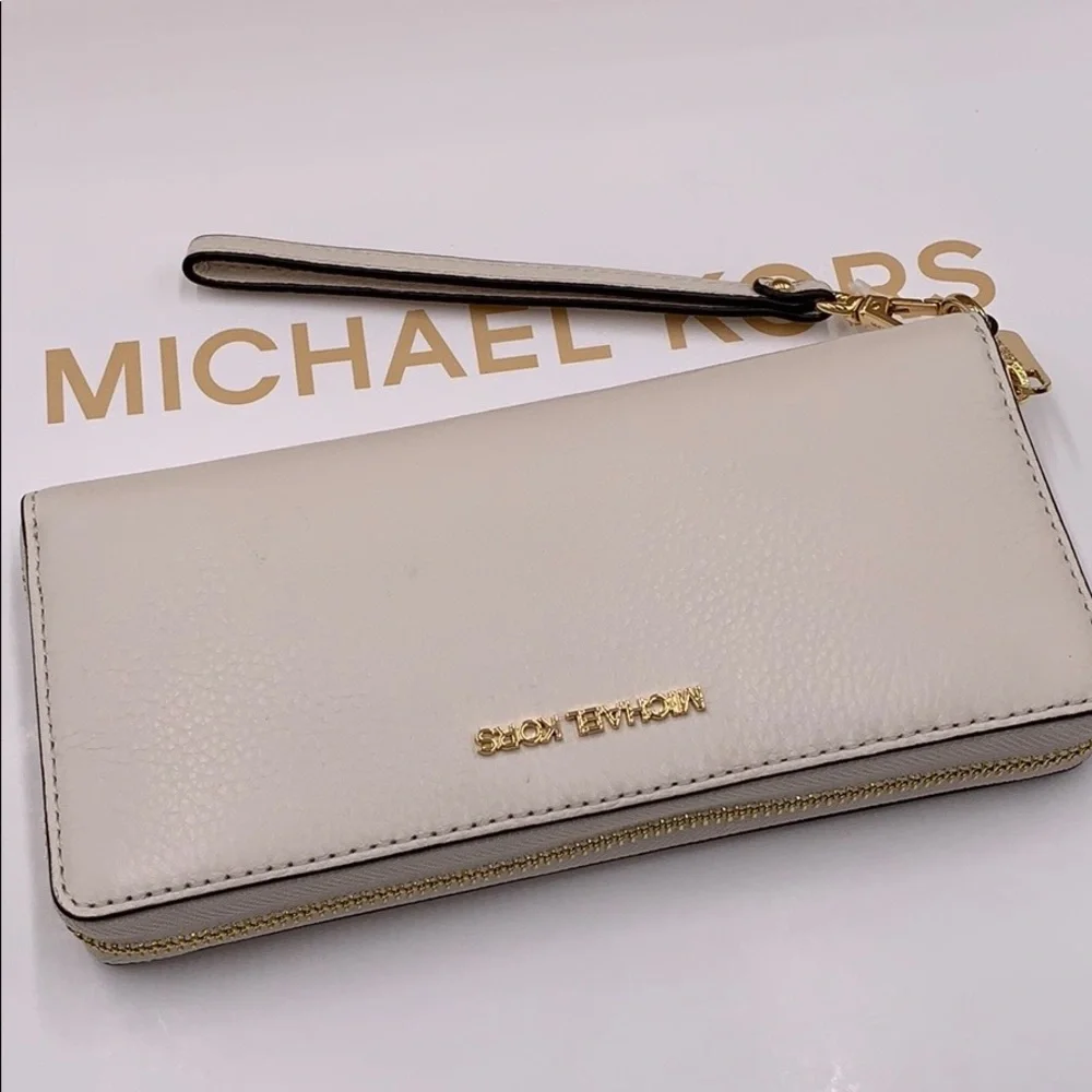 MICHAEL KORS Jet Set Travel Continental Zip wristlet Phone Case NWT